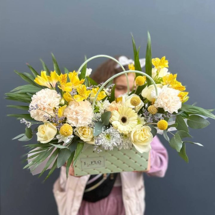 Сумочка с розами "Эпиа" в Уфе