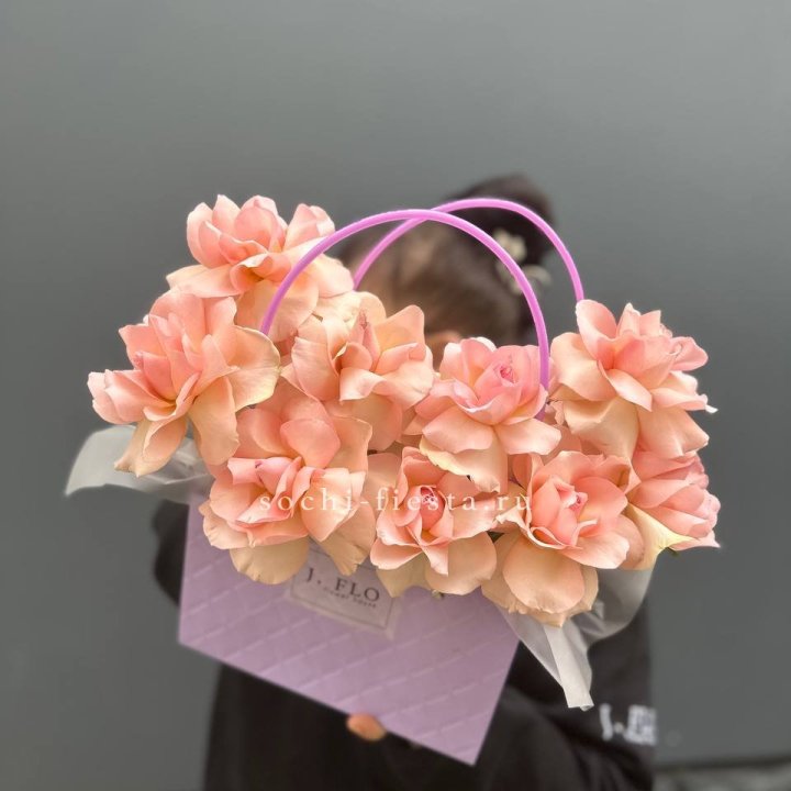 Сумочка с розами "Кети" в Уфе