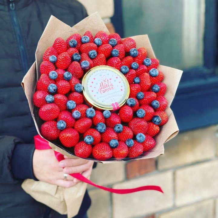 "Клубника и мёд" в Уфе