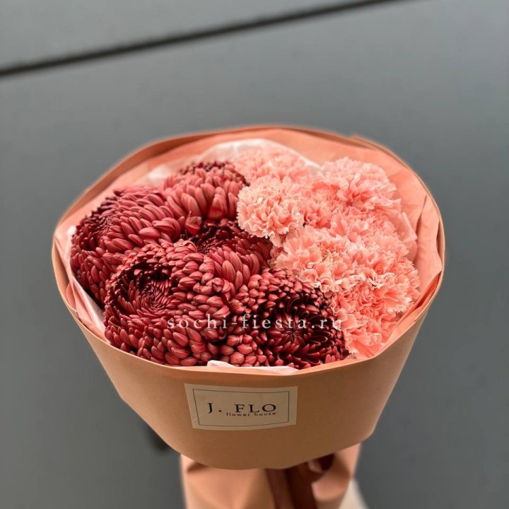 Букет хризантем и диантусов  в Уфе