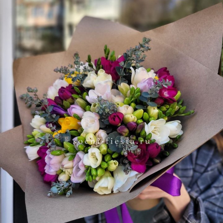 Букет фрезий "Радуга" в Уфе