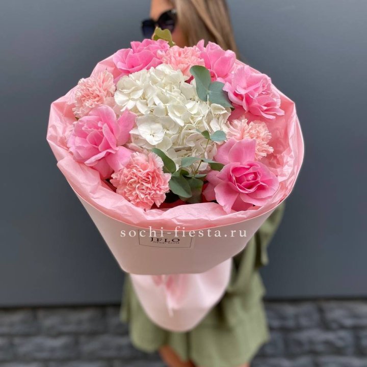  Букет роз и гортензии "Навола" в Уфе