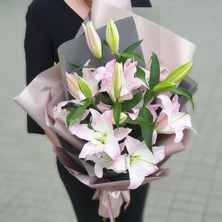 Букет розовых лилий в Уфе