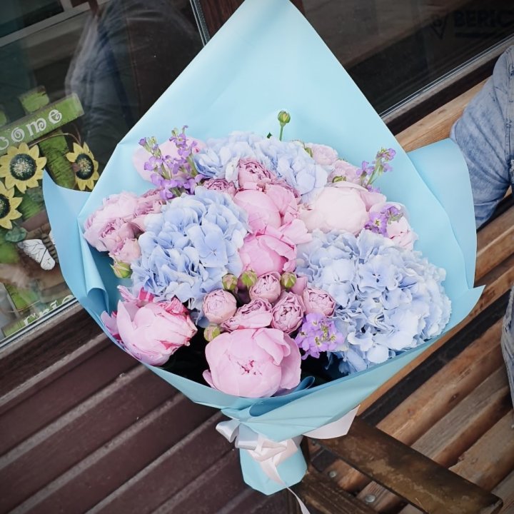 Букет с гортензиями "Блубери" в Уфе