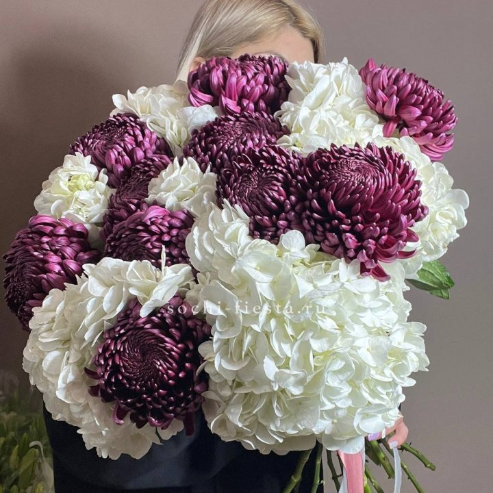 Охапка Бигуди и гортензий в Уфе