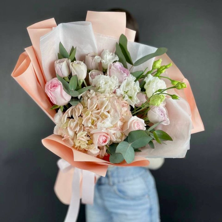 Букет с гортензией "Клодс" в Уфе