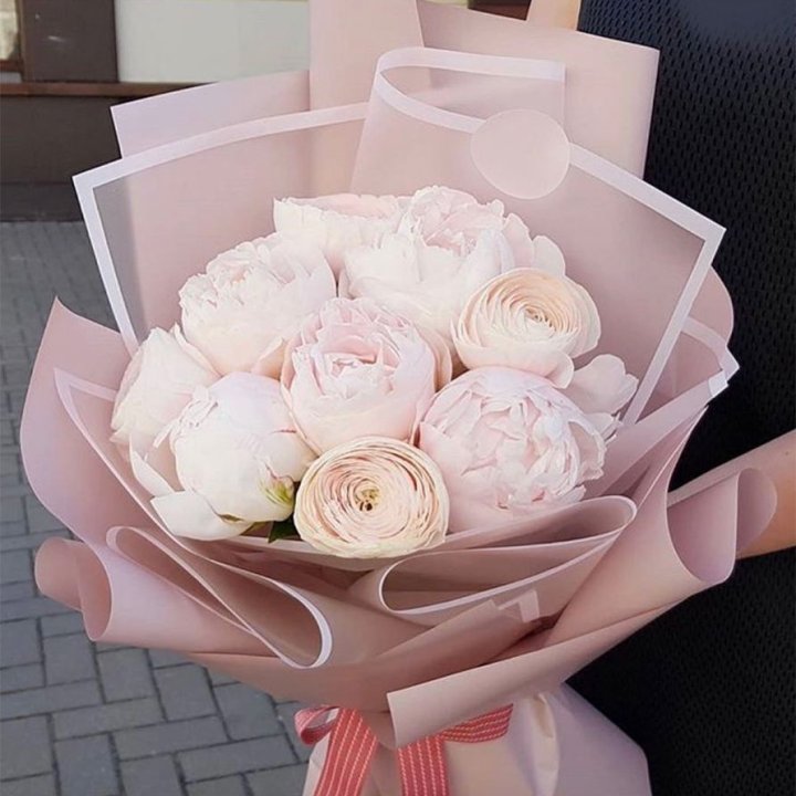 Пионы и ранункулюсы в Уфе