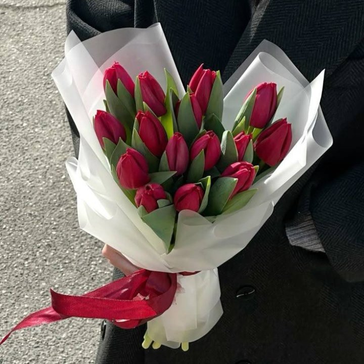 15 красных тюльпанов в Уфе