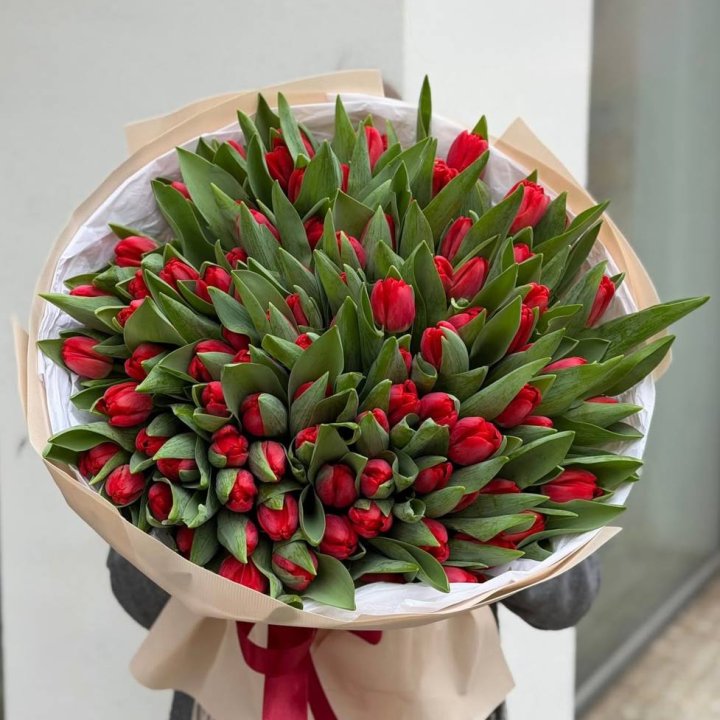 101 красный тюльпан в Уфе