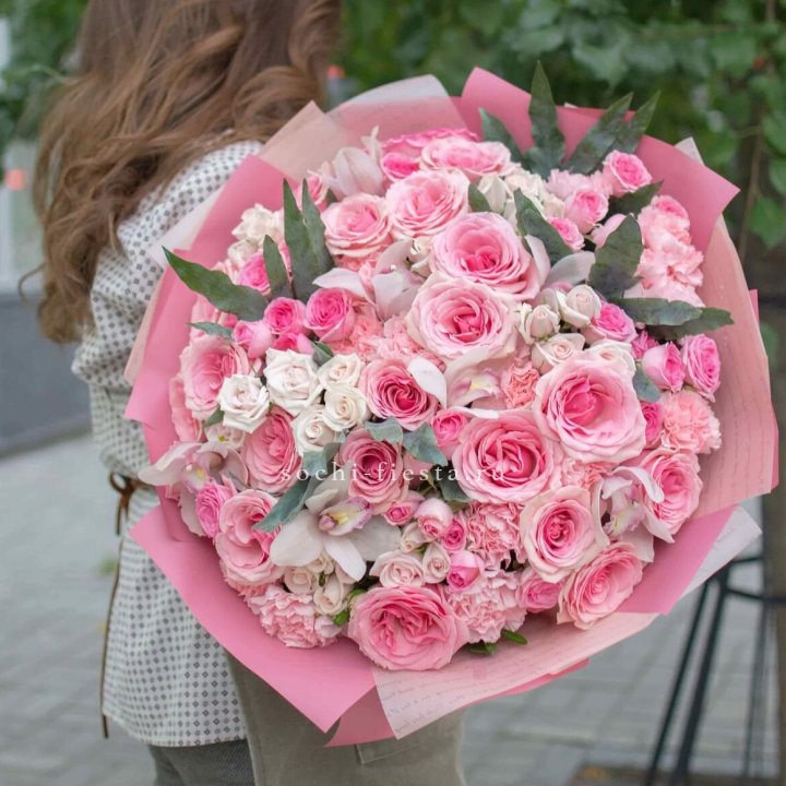 Дизайнерский букет "Барби" в Уфе