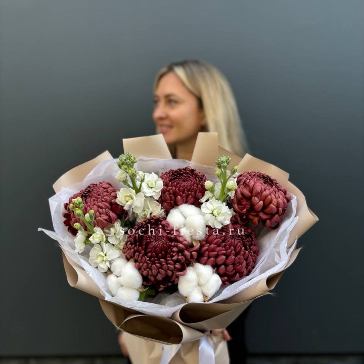 Хризантемы с маттиолой в Уфе