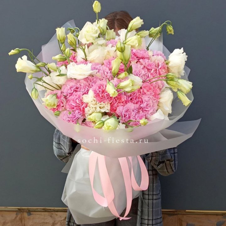 Букет из эустом и диантусов  в Уфе