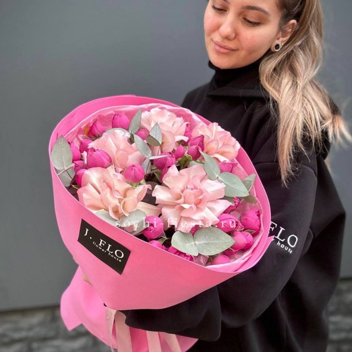 Букет французских и пионовидных роз "Ламиносо" в Уфе