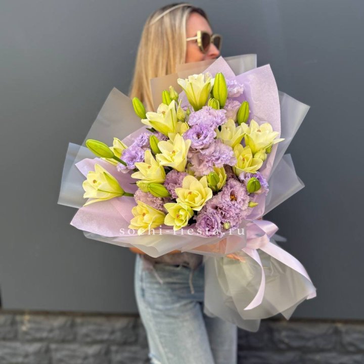  Букет лилий и эустом в Уфе