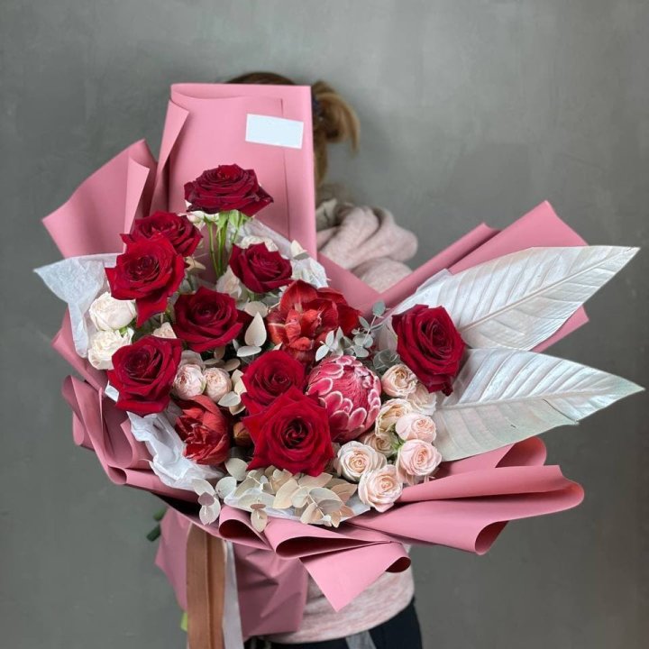 Дизайнерский букет "Ред Вильвет" в Уфе