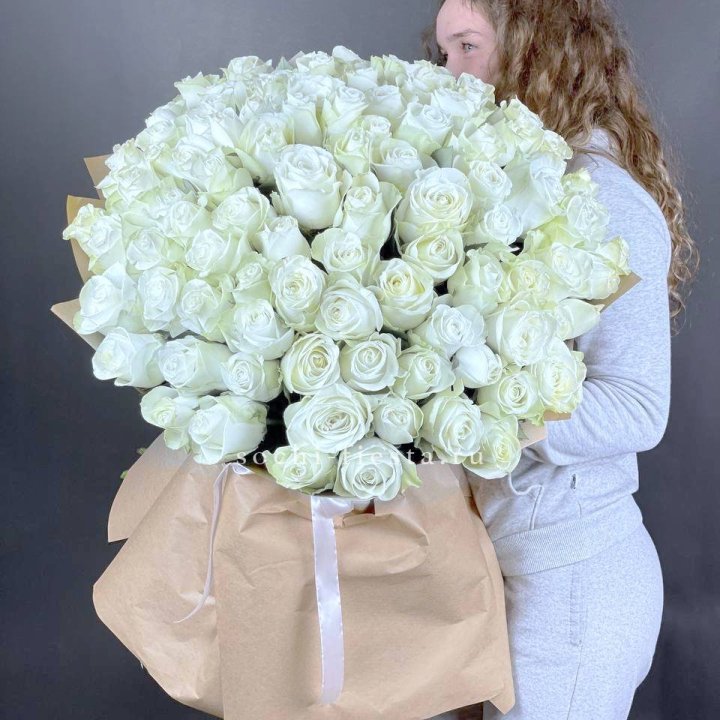 101 белая высокая импортная роза в Уфе