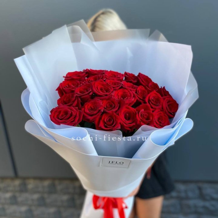 25 высоких роз  в Уфе