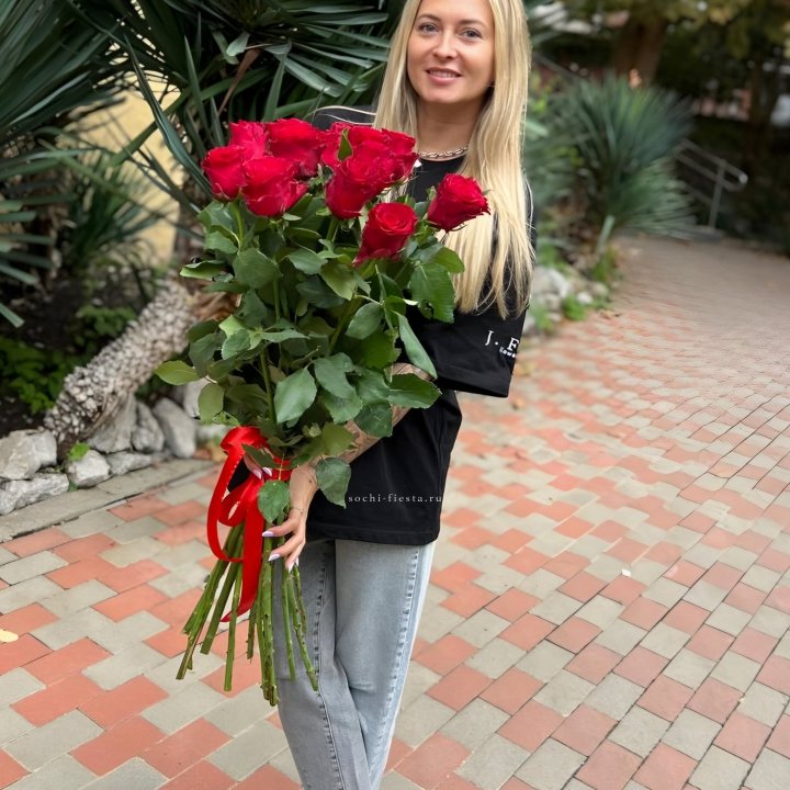 15 высоких красных роз в Уфе
