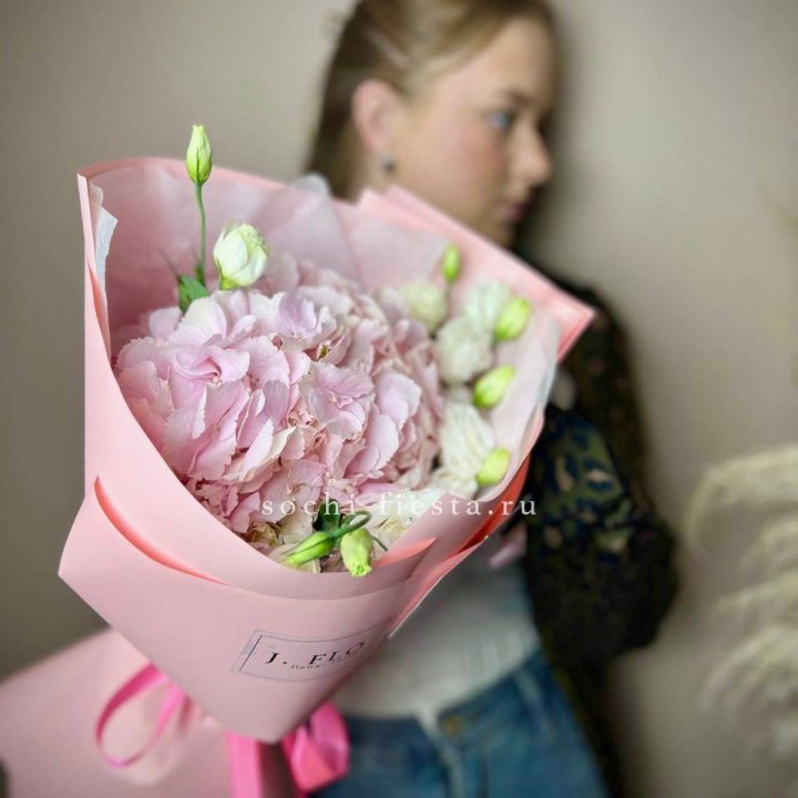 Букет с гортензией №2 в Уфе