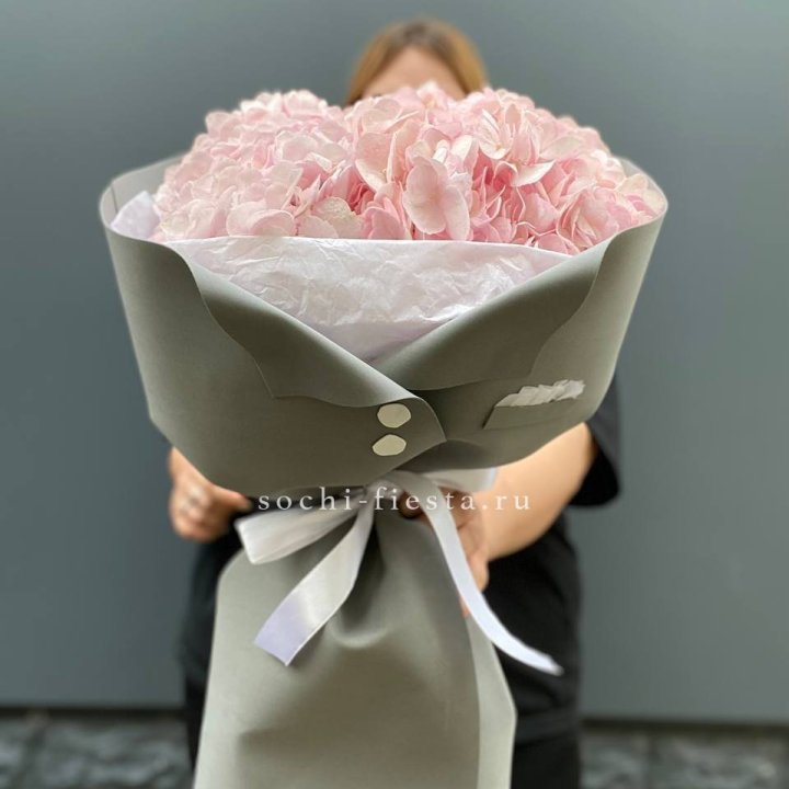  Букет  пиджачок из 5 гортензий в Уфе