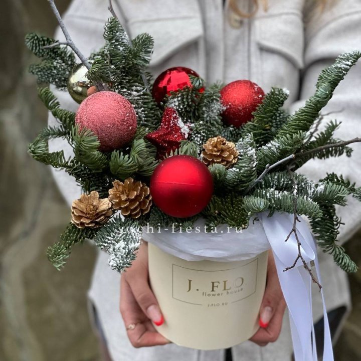 Новогодняя композиция в коробке ред в Уфе