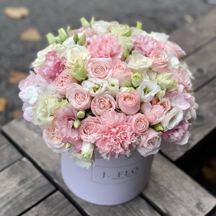 Цветочный бокс "Люксур" в Уфе