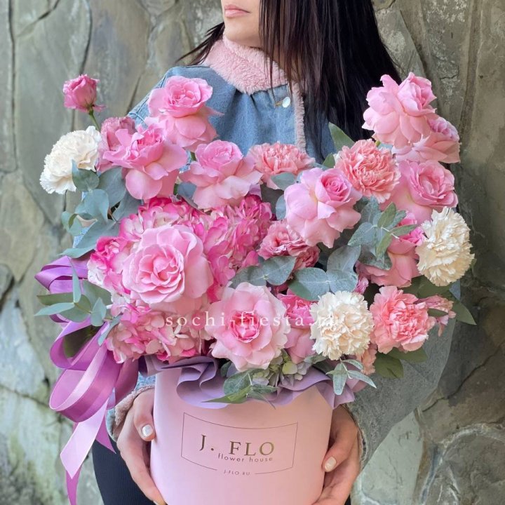 Цветочный бокс "Эсмиральда" в Уфе