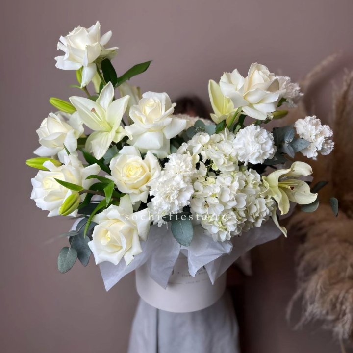 Цветочный бокс "Вайт дримс" в Уфе