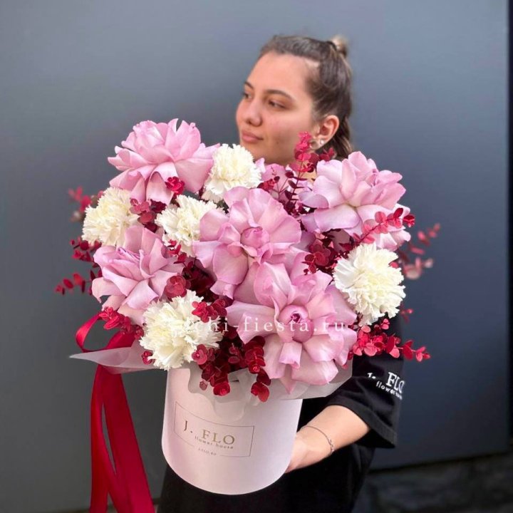 Бокс с французскими розами "Вела вита" в Уфе