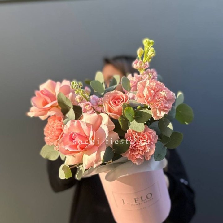 Цветы в боксе "Сизара" в Уфе