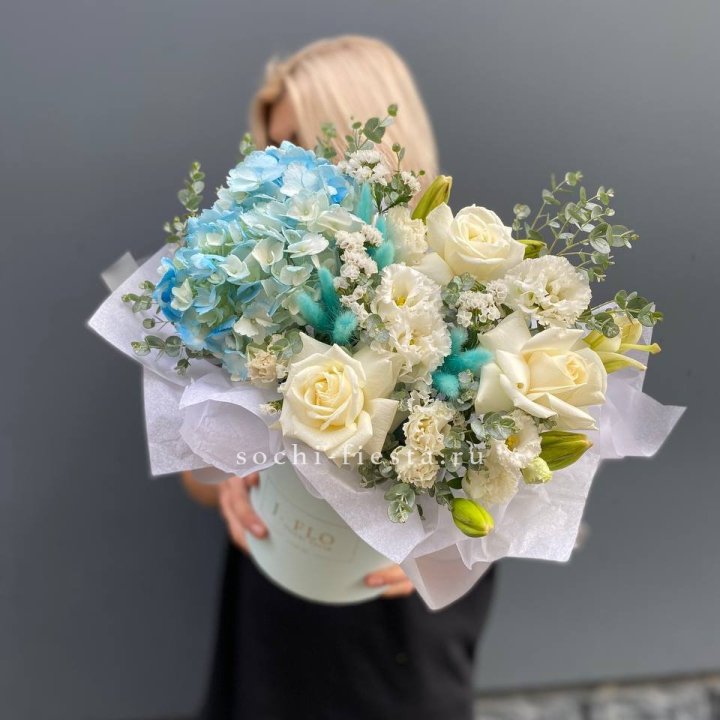 Цилиндр в голубых оттенках №1 в Уфе