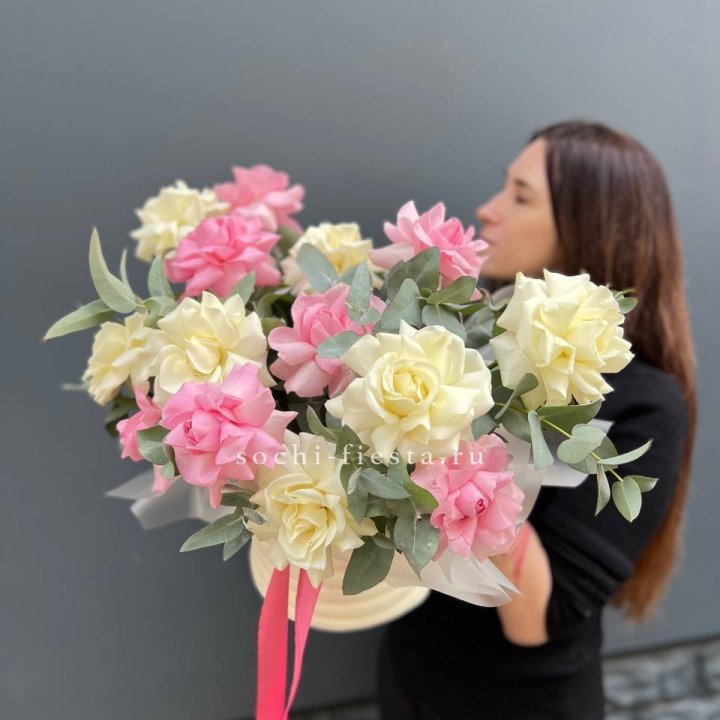 Зефирный бокс из 17 французских роз микс в Уфе