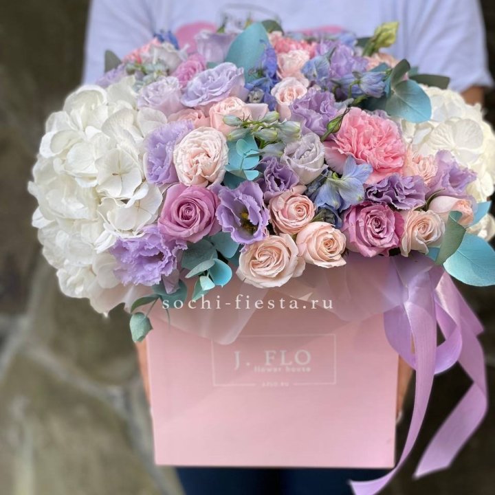 Цветочный бокс макси каб в Уфе