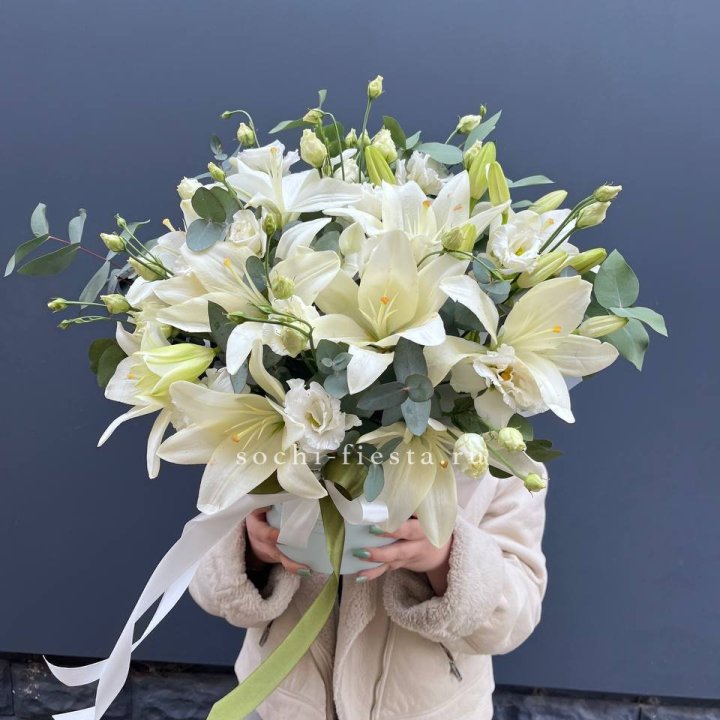 Бокс лилий и эустомы в Уфе