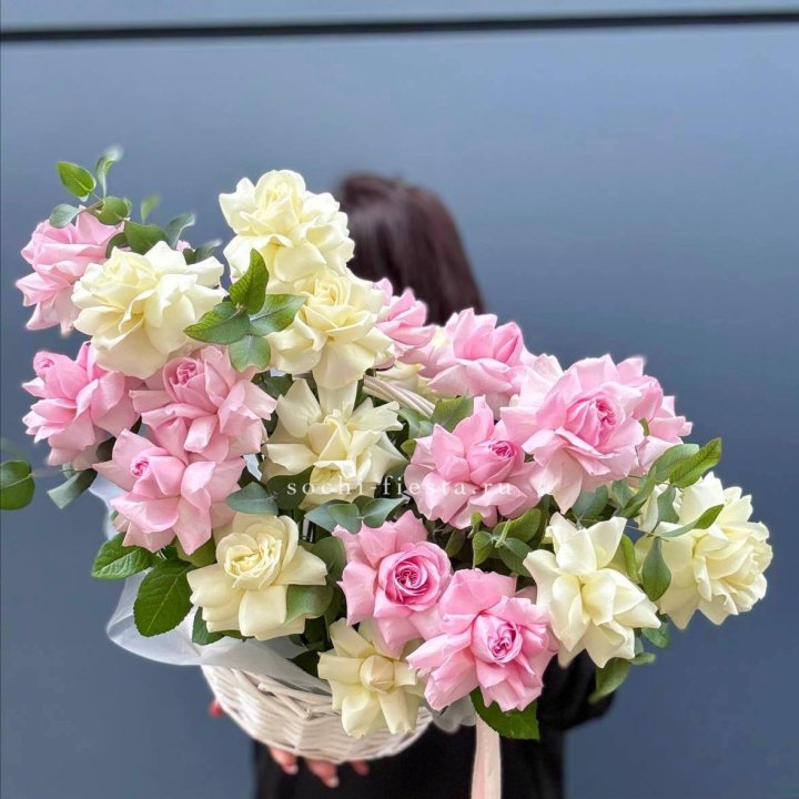 25 Французских роз в корзине в Уфе