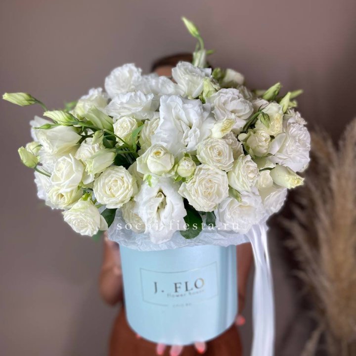 Бокс кустовых роз и эустомы  в Уфе