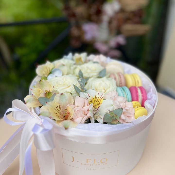 Цветочный бокс "Ника" в Уфе
