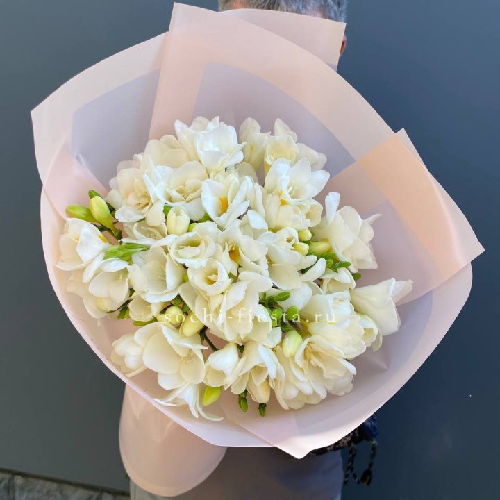 Букет белых фрезий  в Уфе
