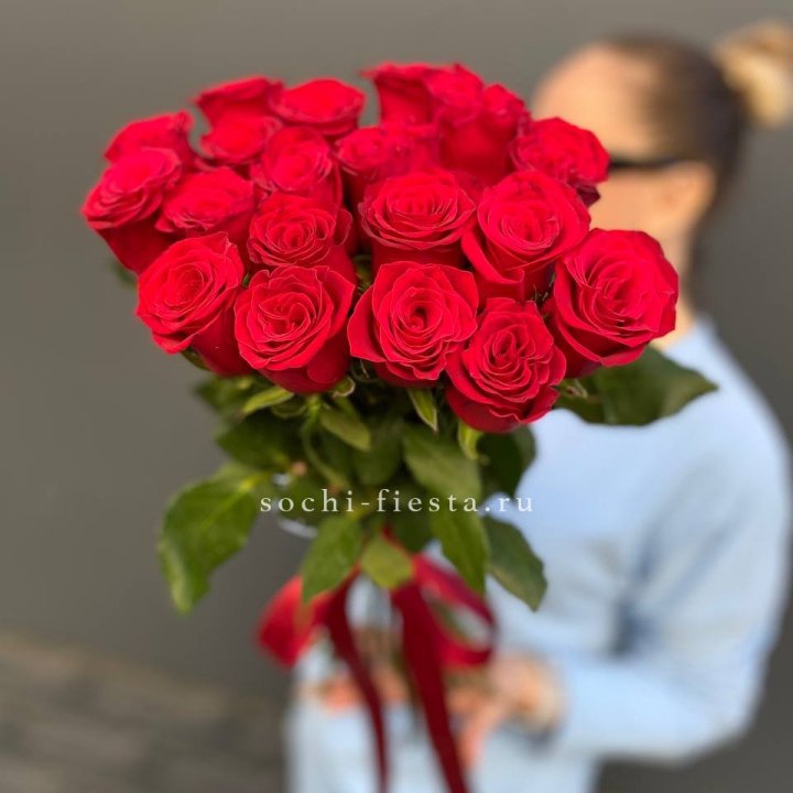 19 красных роз в Уфе