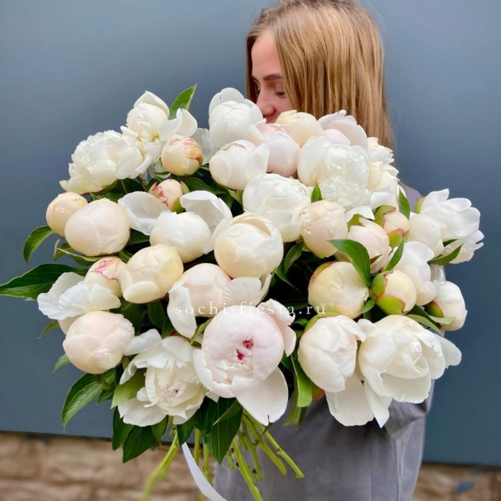 Охапка пионов в Уфе