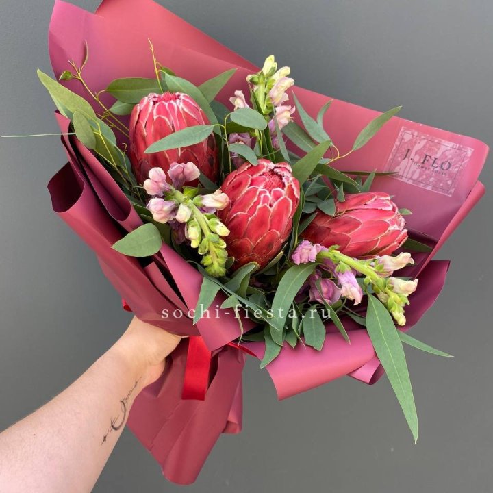 Букет из протеи "Квин" в Уфе