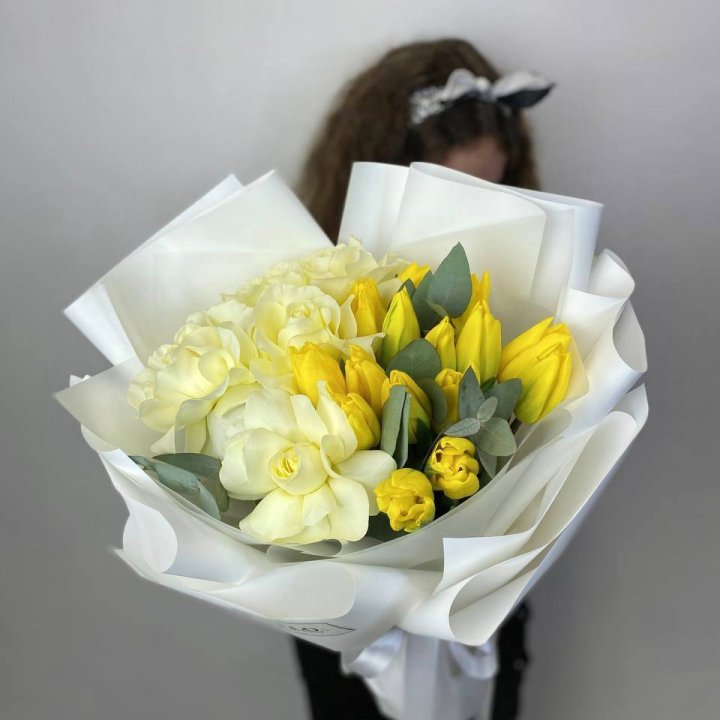 Дуо жёлтые тюльпаны и розы в Уфе