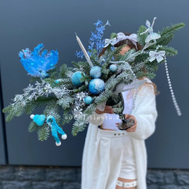 Композиция в бокале голубая в Уфе