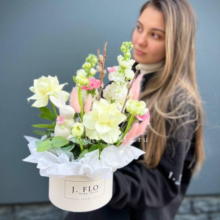 Цветочный бокс "Пасхальная композиция" в Уфе