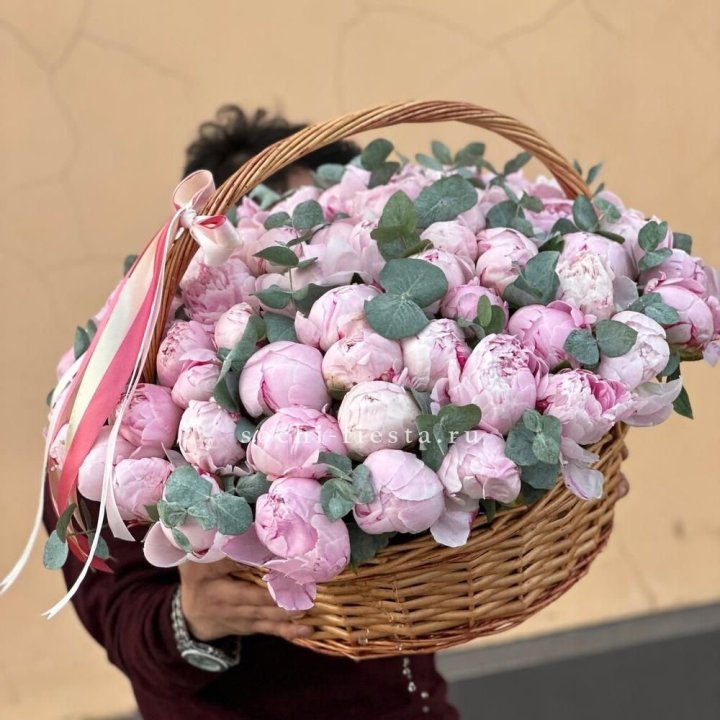 Корзина пионов "75" в Уфе