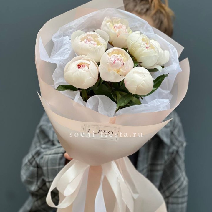 Букет белых пионов в Уфе