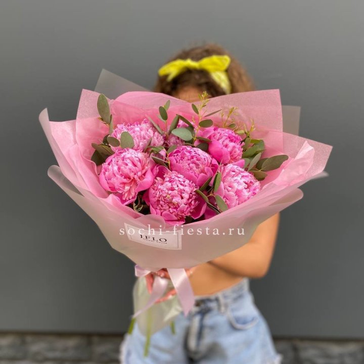 7 ярких пионов в оформлении в Уфе