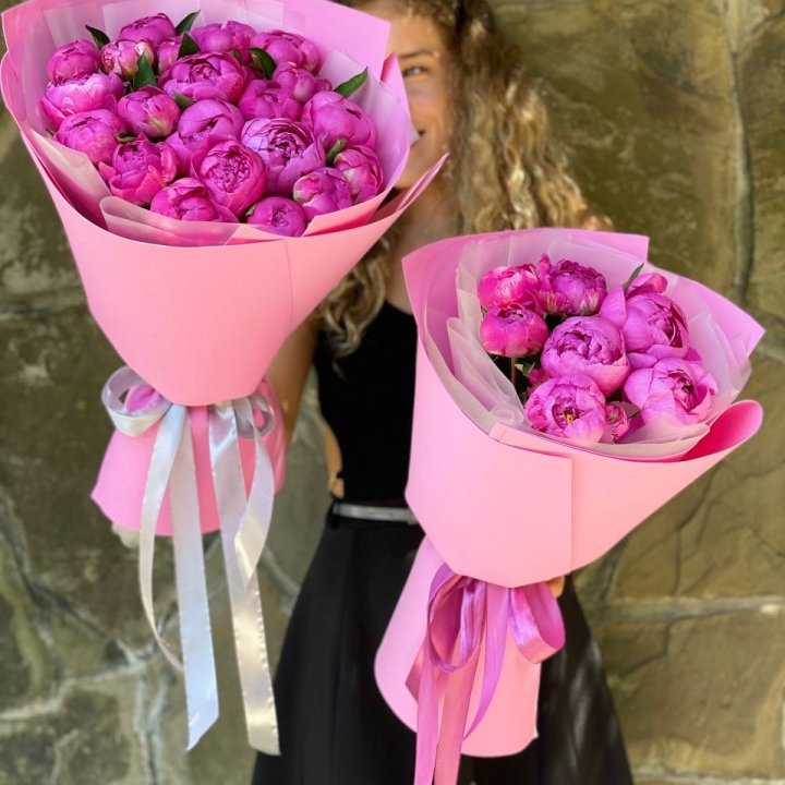 Букет ярких пионов  в Уфе