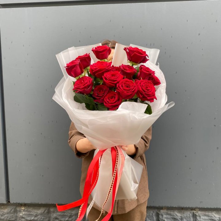15 высоких роз  в Уфе