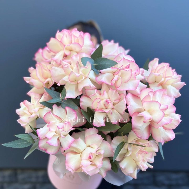 15 Французских роз Джумилия в боксе в Уфе